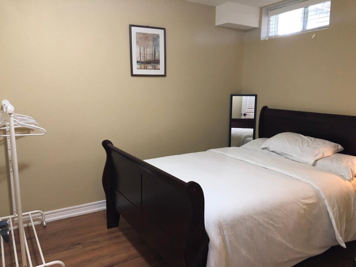 Spacious 2 Bedroom Guest Suite Toronto Exterior photo