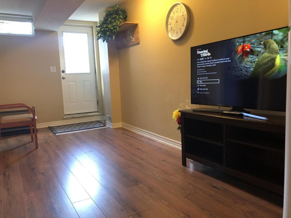 Spacious 2 Bedroom Guest Suite Toronto Exterior photo